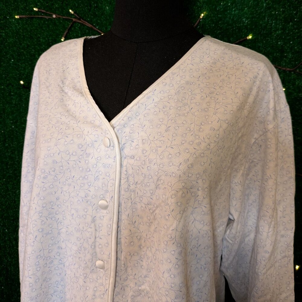 Victoria's Secret Blue & White Heart & Floral Two Piece Pajama Set, Size M, NWT! - Picture 2 of 7